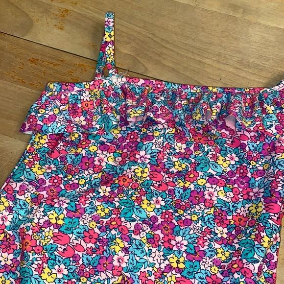 🌺 CARTER’S Floral Asymmetric Ruffle Swim Suit - Picture 6 of 9